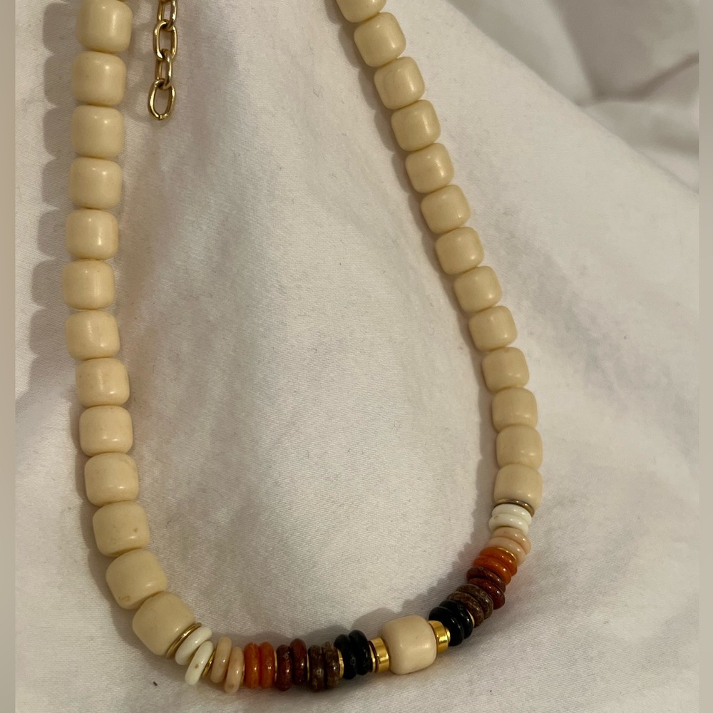 Vintage beaded necklace.